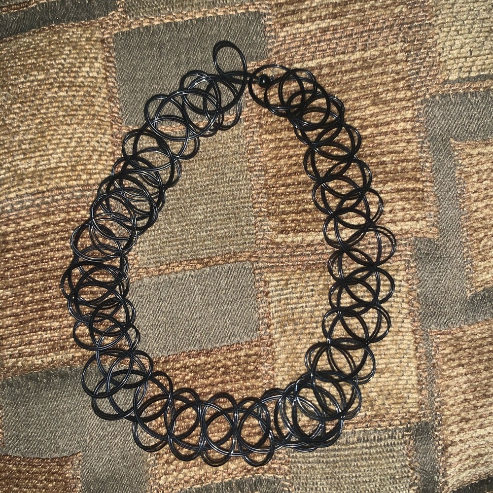 Choker necklace